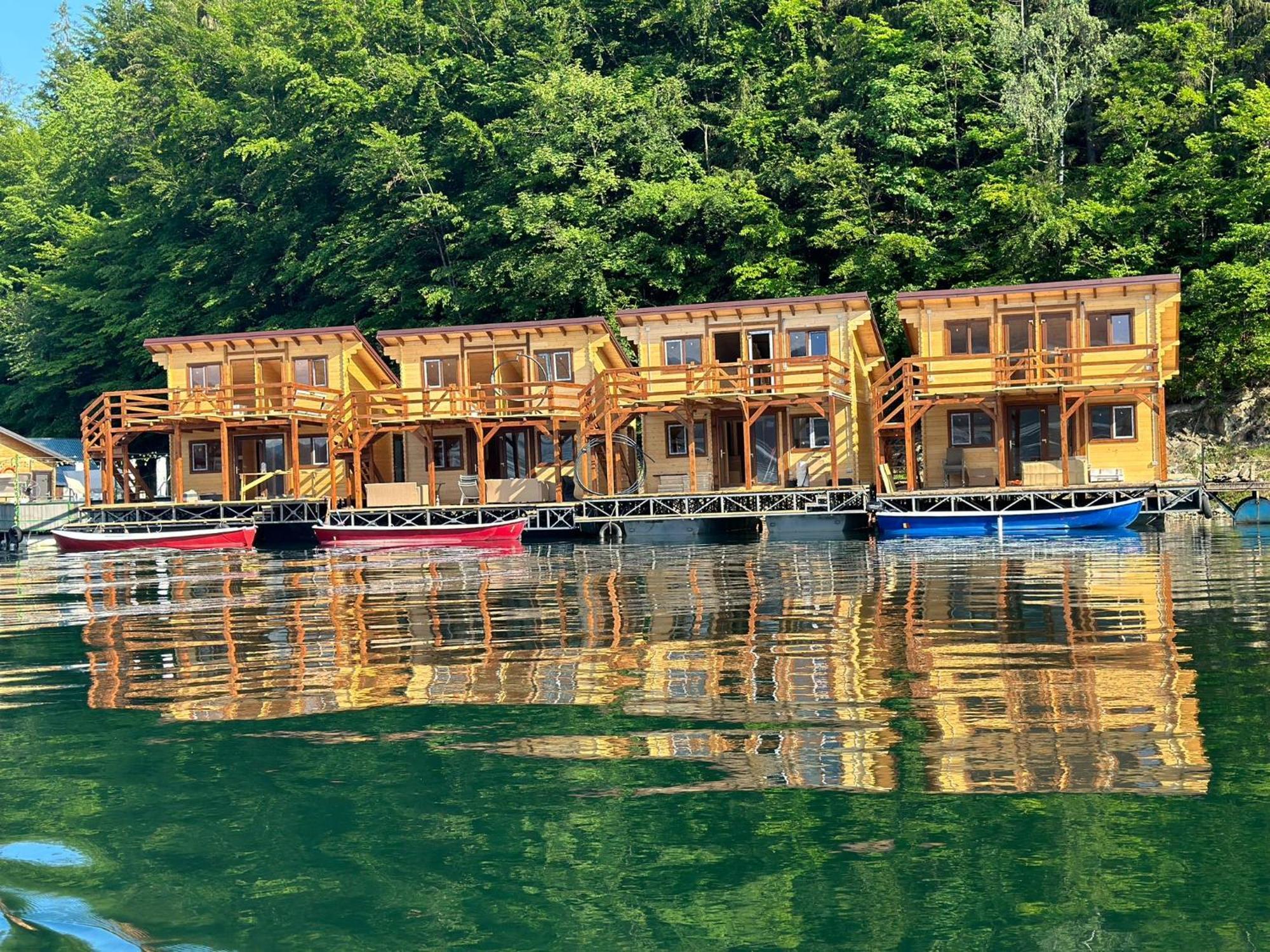Holiday Bicaz Bungalows On The Lake Dış mekan fotoğraf