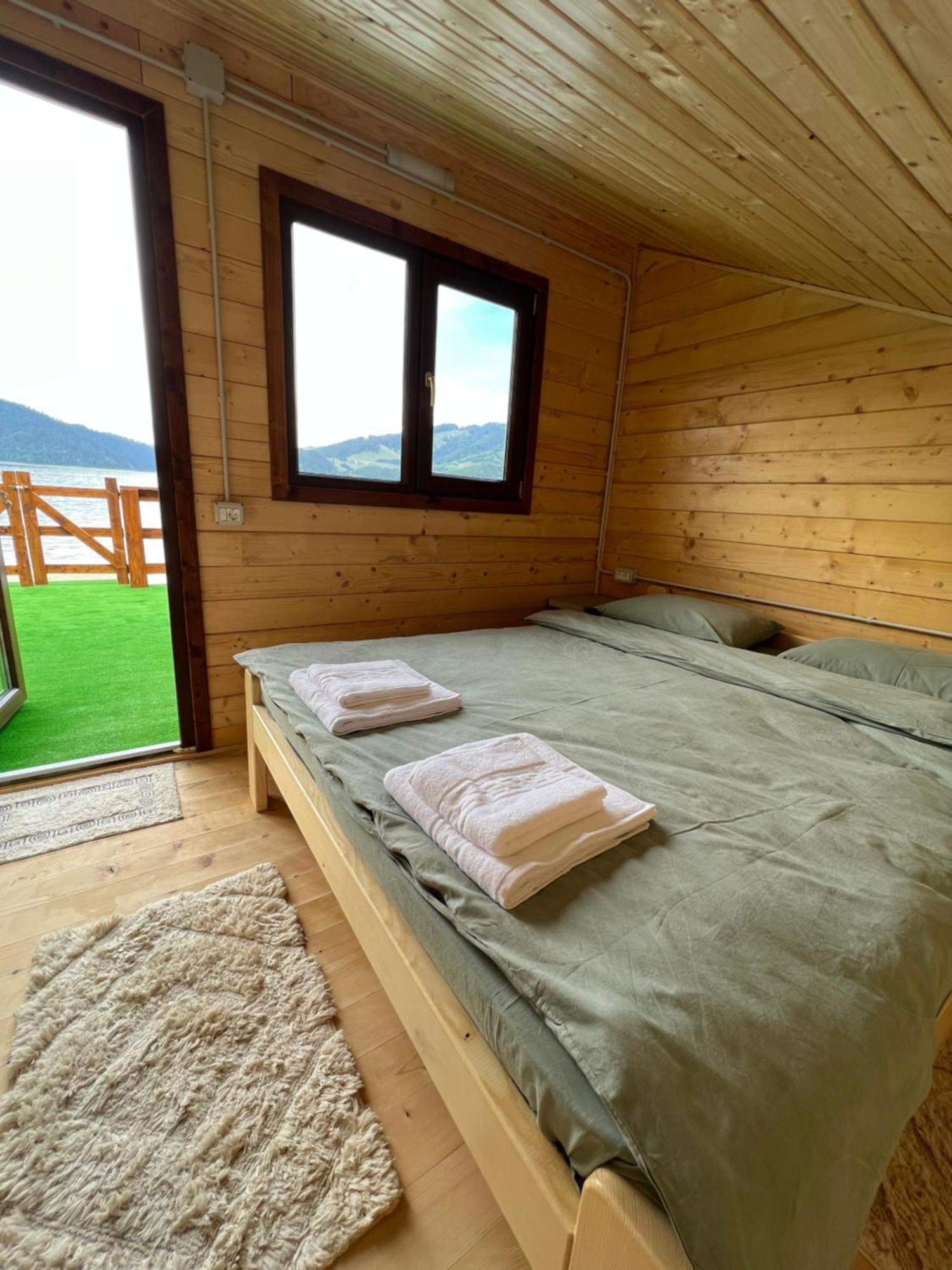Holiday Bicaz Bungalows On The Lake Dış mekan fotoğraf