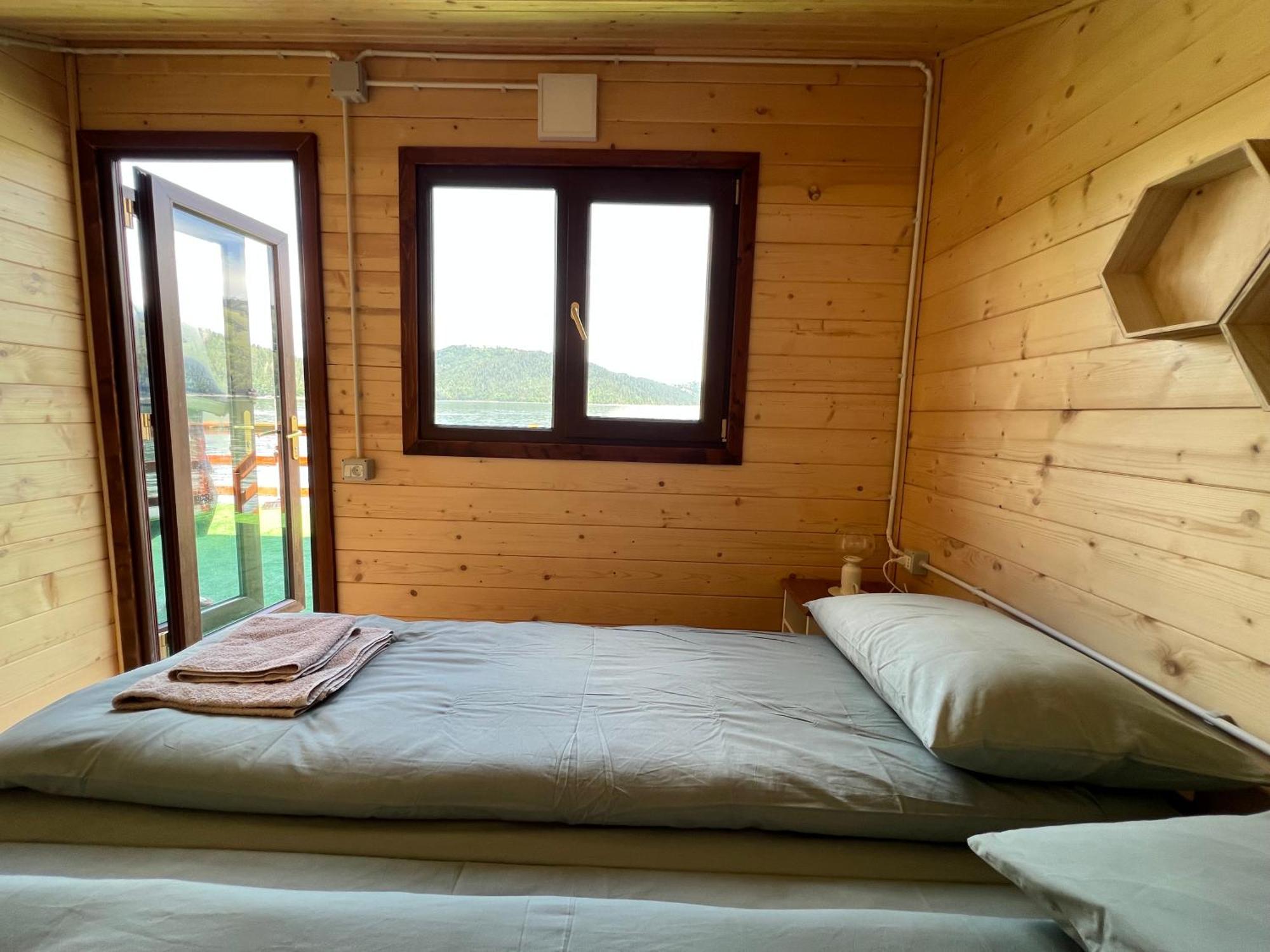 Holiday Bicaz Bungalows On The Lake Dış mekan fotoğraf