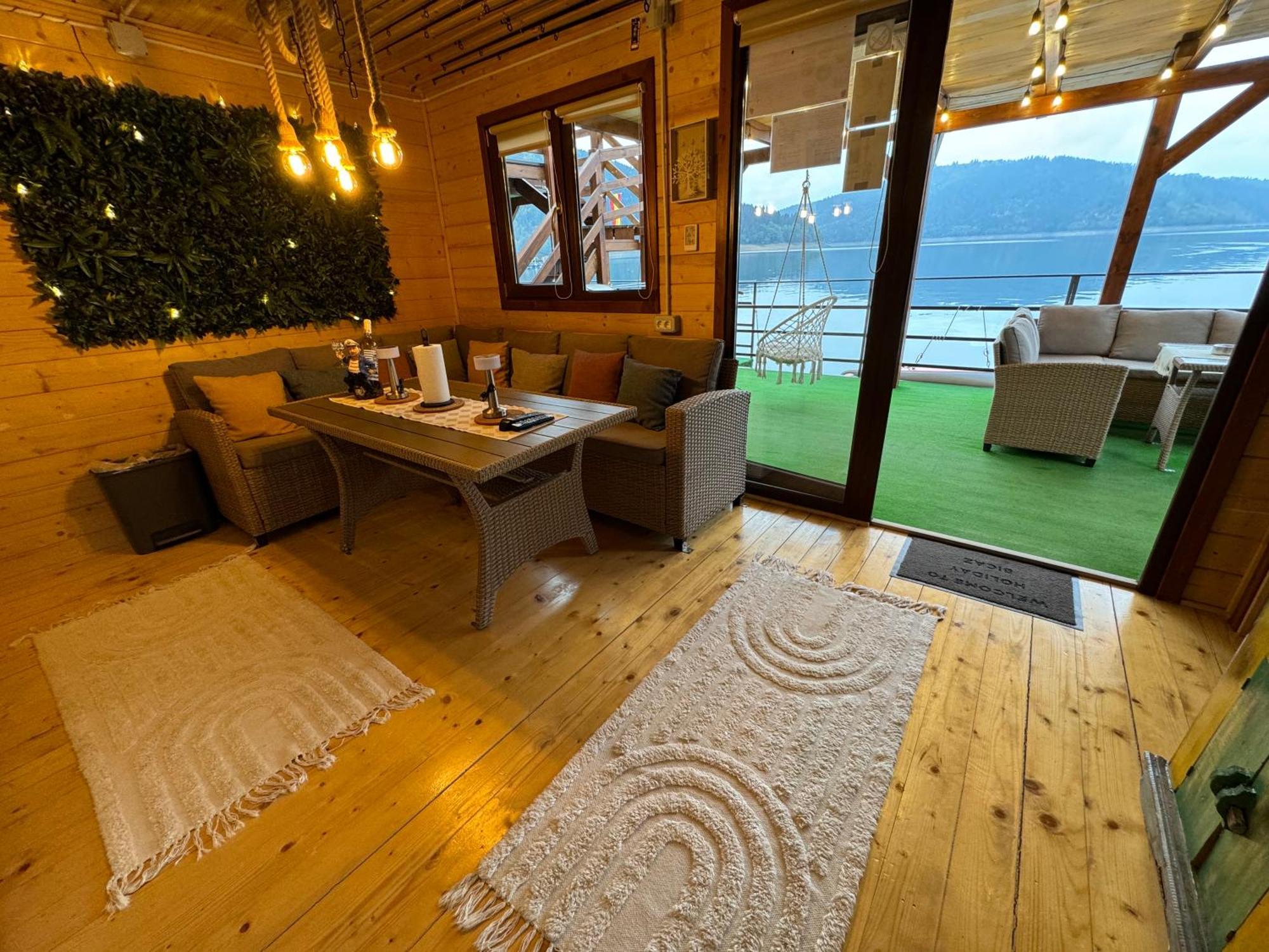Holiday Bicaz Bungalows On The Lake Dış mekan fotoğraf